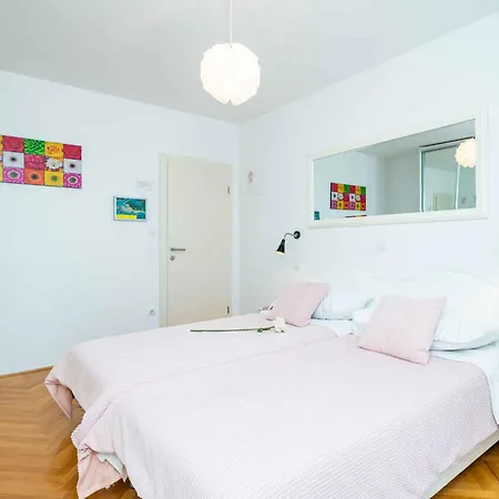 In 46221 Apartman *